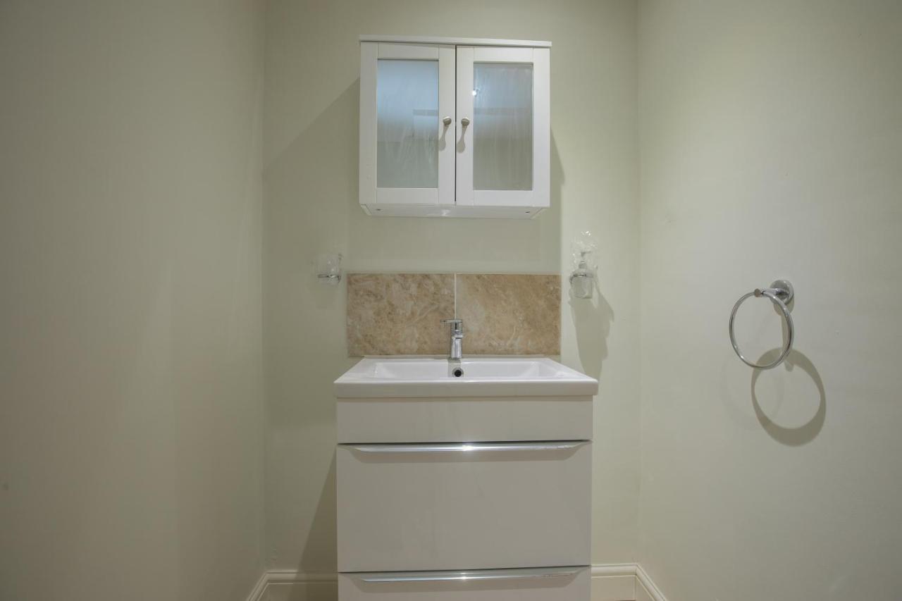Riverside Central Kingston Flat 1B Surbiton 외부 사진
